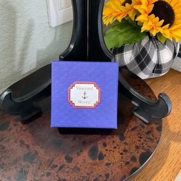 NWT Vineyard Haven Red, White & Blue Peace ☮️ Sign Pin - Picture 2 of 2